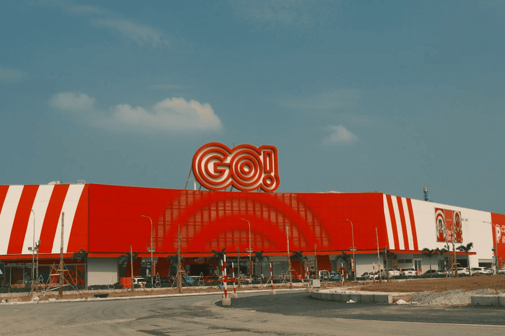 The GO! Supermarket is brightly lit and packed with fresh produce, promotions, and imported fruits for the whole family (Source: Pexels)